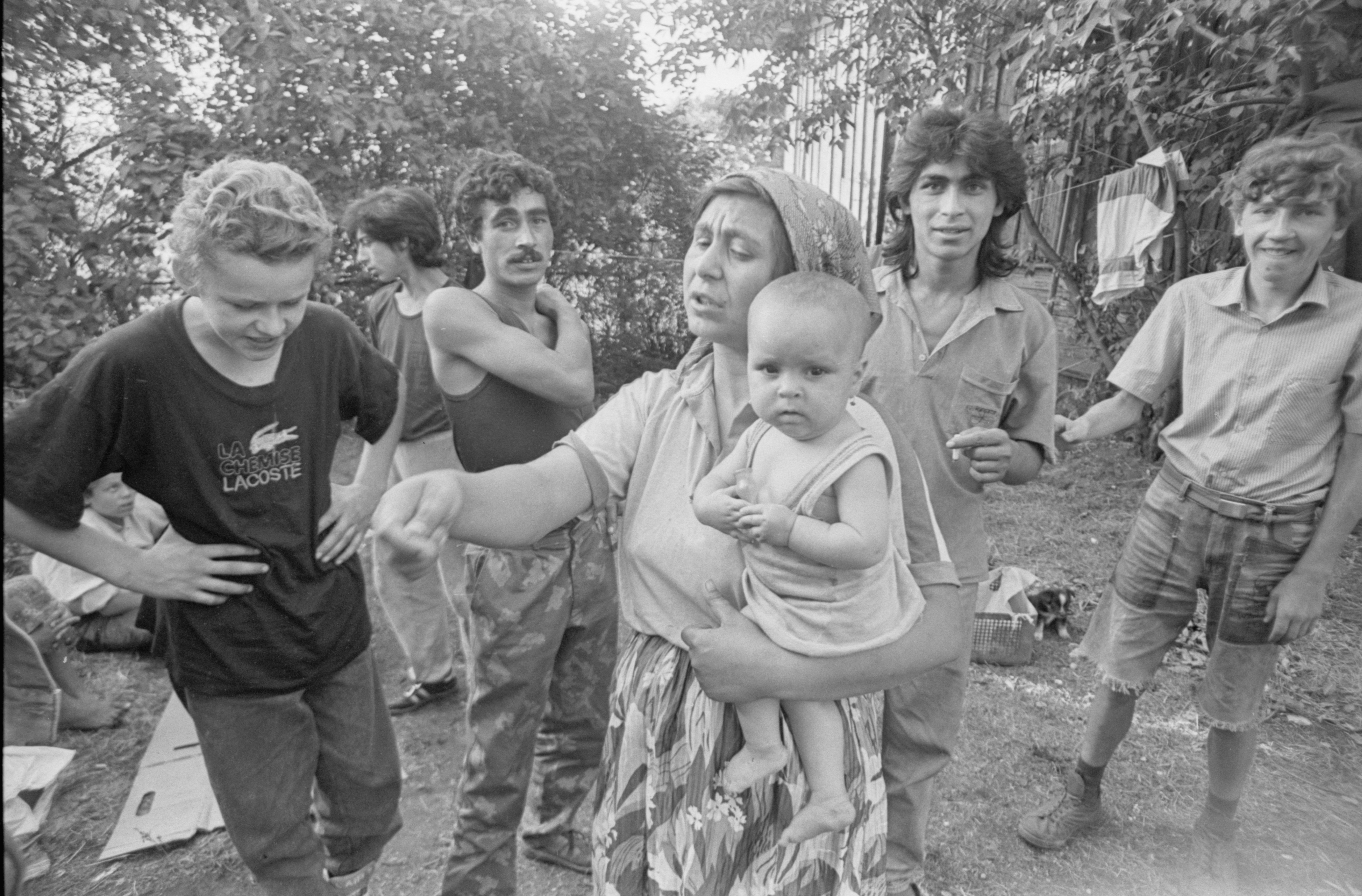  Lithuanian Central state archive  Roma community near the Vilnius station (1990). Author P. Lileikis 