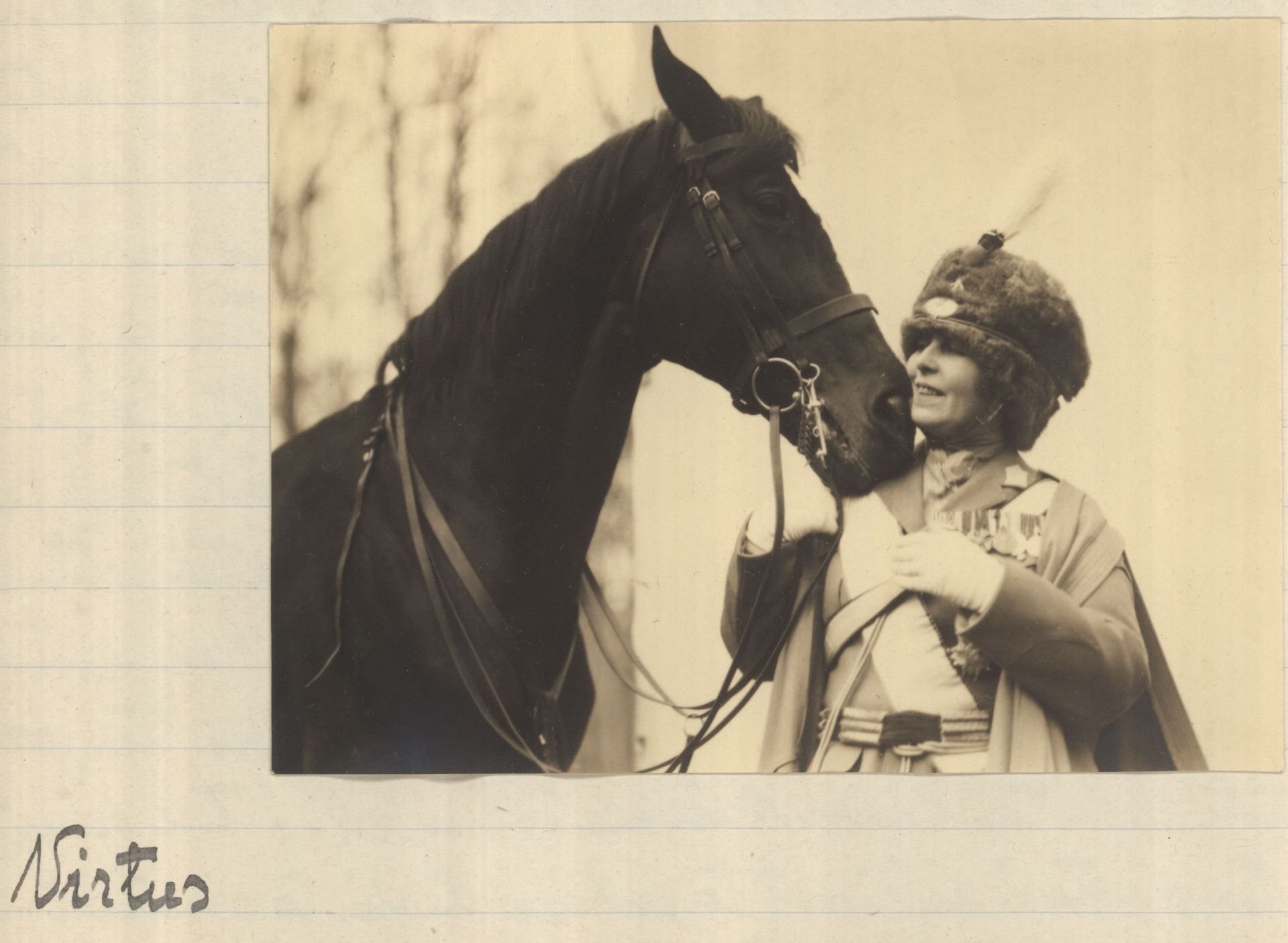 Queen Mary of Romania and her horse, Virtus, considered by the queen to be a very beautiful horse, the second after Grui Sânger in Queen’s heart. (BU-FD-00307-10-3-138_073)