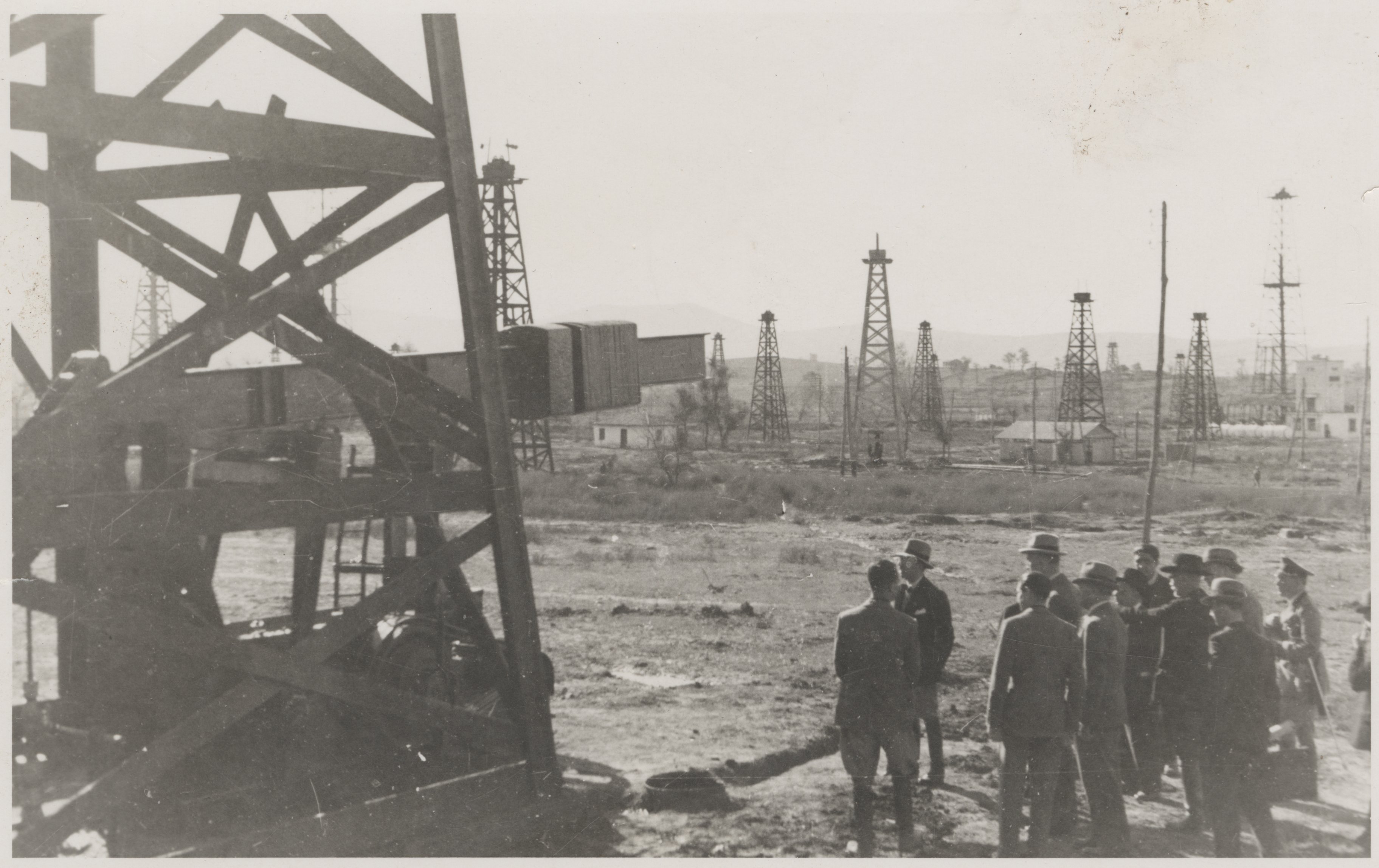 The gasoline and natural gas plants in Ardenica, Lushnje, and in Patos, Fier (1925)