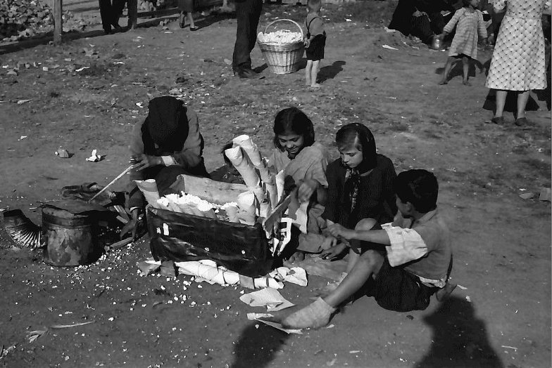  Landesarchiv Baden-Württemberg , Bucharest, Gypsies making cron flakes (1941), avalaible  here