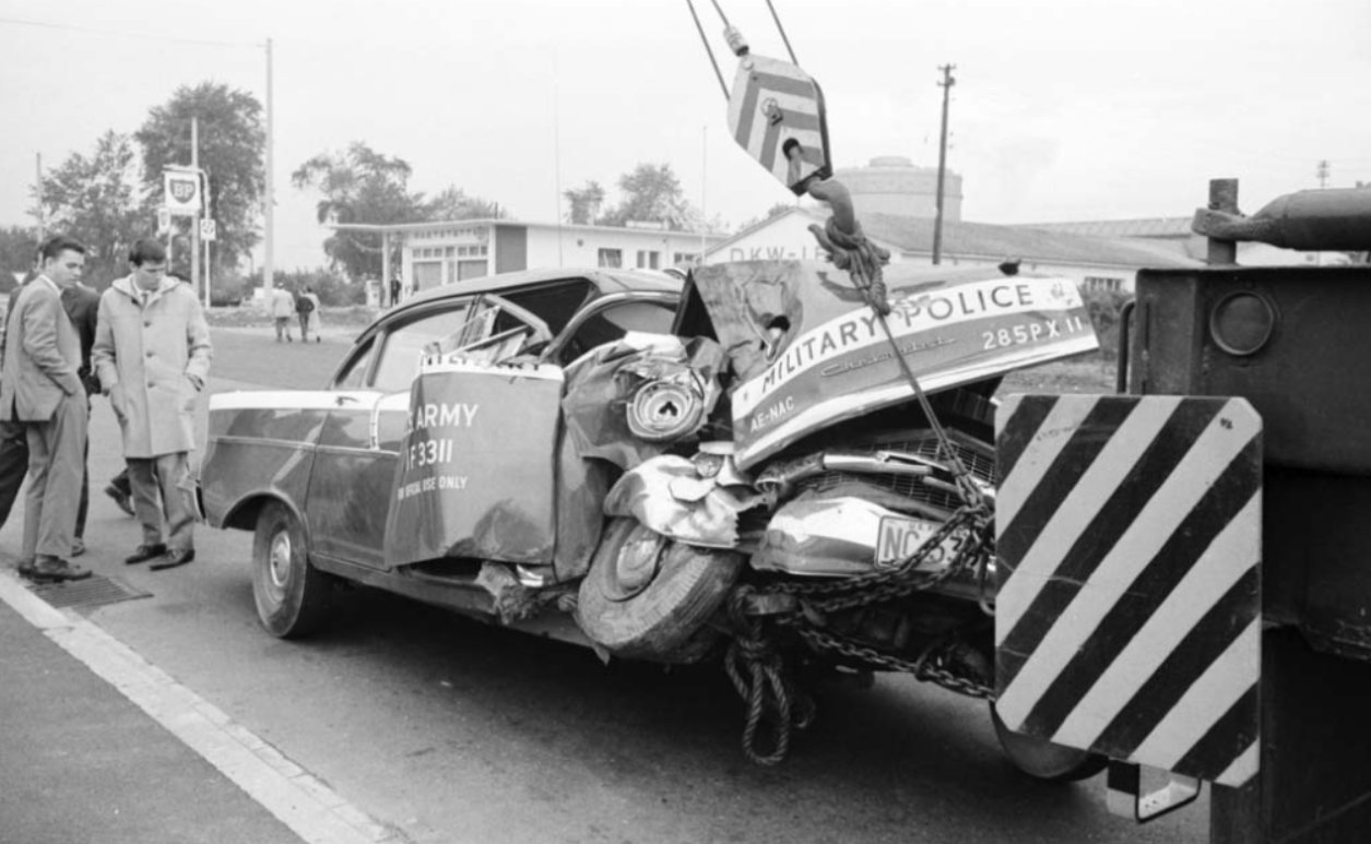 Stadtarkiv Karlsruhe, Car accident in 1961, available here