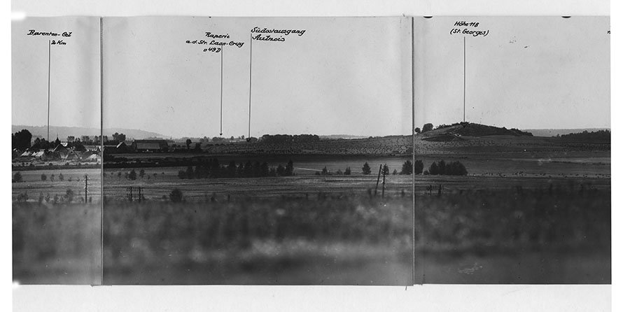 The image shows the detail of a panoramic picture from the balloon unit of the airship troops. It is the area around the French village Verneuil-sur-Serre and points to the township Barenton-Cel, to a factory and to the elevation of St. Georges with a high of 118 m.Title: Kommandeur der Luftschiffertruppen der 7. Armee.- Rundbild des Geländes von Verneuil-sur-Serre bis zur Höhe 120 Mont Fendir (Raum Verneuil-sur Serre [Nahaufnahme] - Laon - Barenton-Bugny - Barenton-Cel - Aulnois - Höhe 118 - Höhe 120 Mont Fendir)Reference number: BArch PH 18/239Link to descriptive unit in Archives Portal Europe here